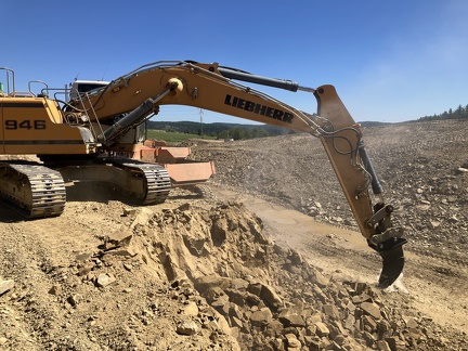 Rozrývací hák LIEBHERR 946 SWA66