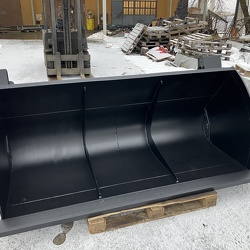 Lopata s ohrnovaci klapkou MANITOU MT732